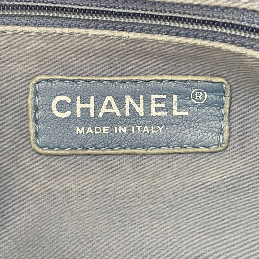 Chanel blue perforated and quilted leather Up In The Air shoulder tote bag - Picture 12 of 13